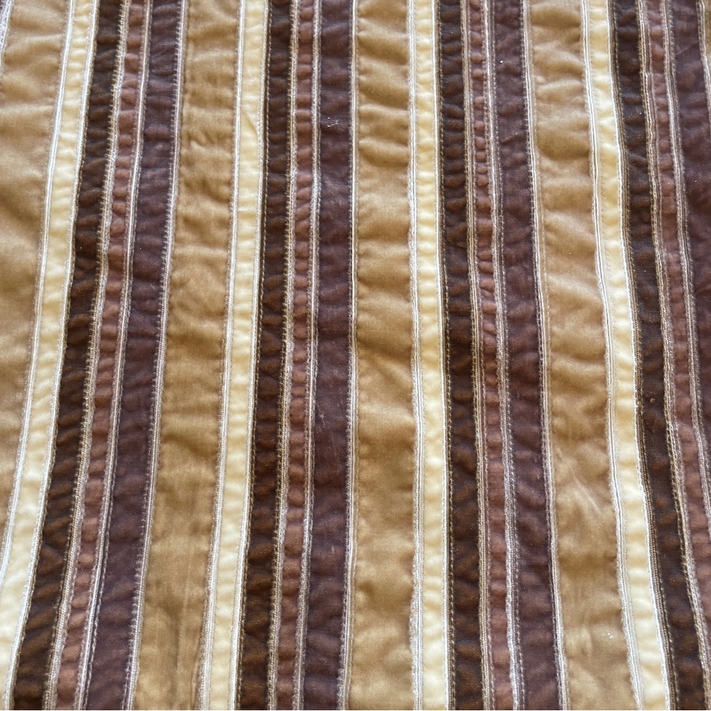 Rodeo Home Velvet Table Runner - Picture 3 of 6